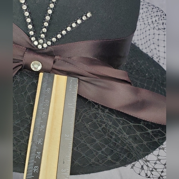 WPL (5923) Elegant black vintage 70's y2k Woman’s Hat 100%Wool Made in USA - Picture 10 of 12